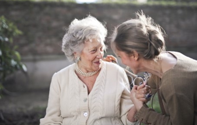 Je wordt oma of opa: dit zijn 10 leuke cadeautips voor je dochter of zoon!