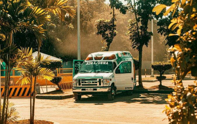 Een op drie Nederlanders onverwacht naar de dokter op vakantie