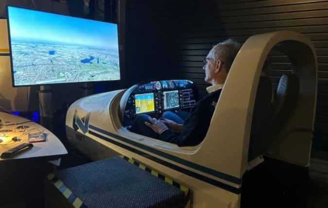 Feestelijke lancering voor bijzondere simulator bij Aviodrome Lelystad