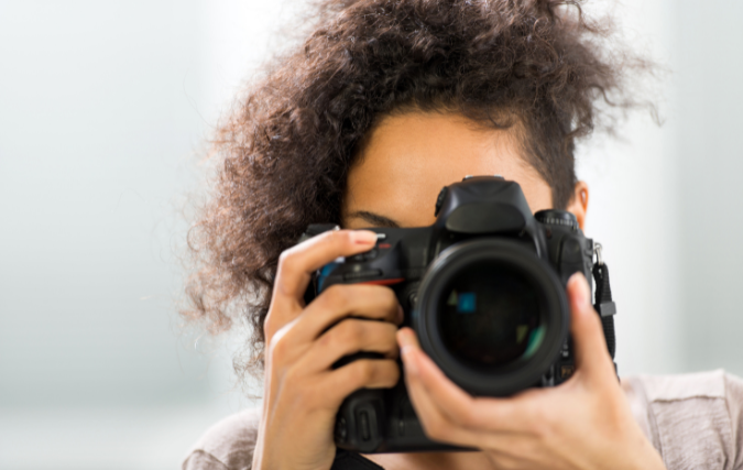 Boudoir fotoshoot: verleidelijke fotografie met of zonder lingerie