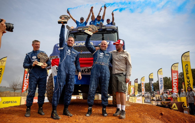 AAD VAN VELSEN PAKT PODIUM IN DAKAR