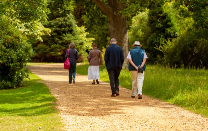 De kracht van wandelen: waarom dagelijkse beweging wonderen doet voor je gezondheid