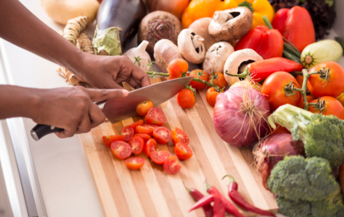 Ecostoof biedt handvatten voor duurzaam koken met nieuw kookboek