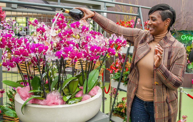 Edsilia Rombley doopt Phalaenopsis in Keukenhof